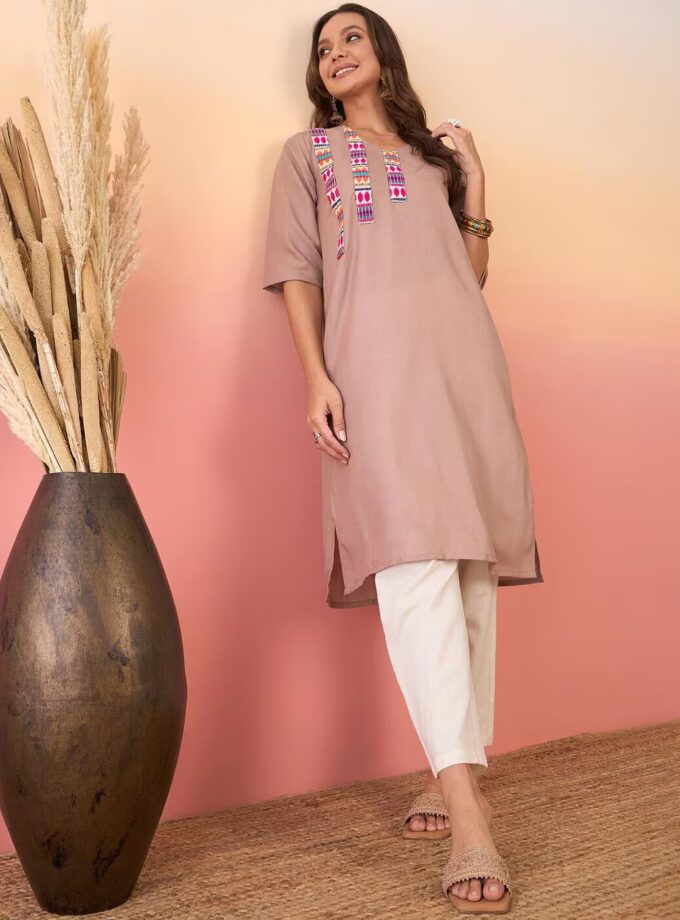 Designer Fashionable V-Neck Straight Kurti