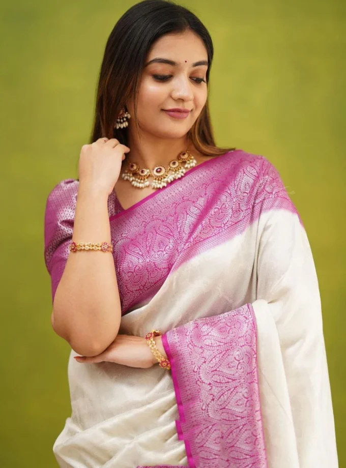 Serendipity White Soft Silk Saree With Energetic Blouse Piece