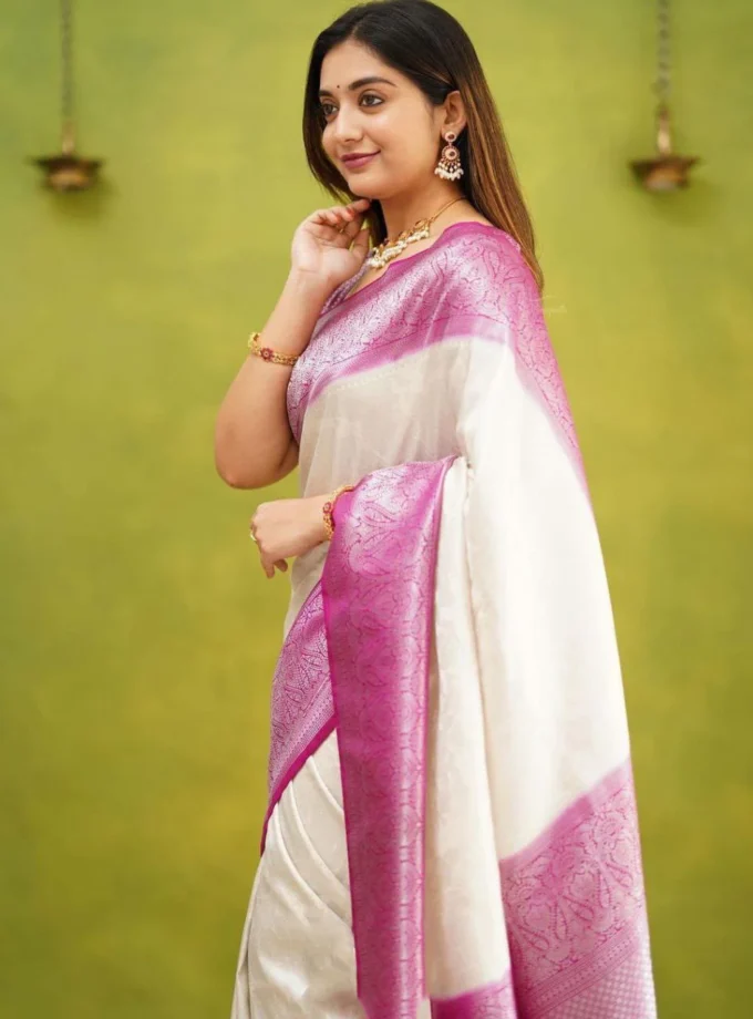Serendipity White Soft Silk Saree With Energetic Blouse Piece