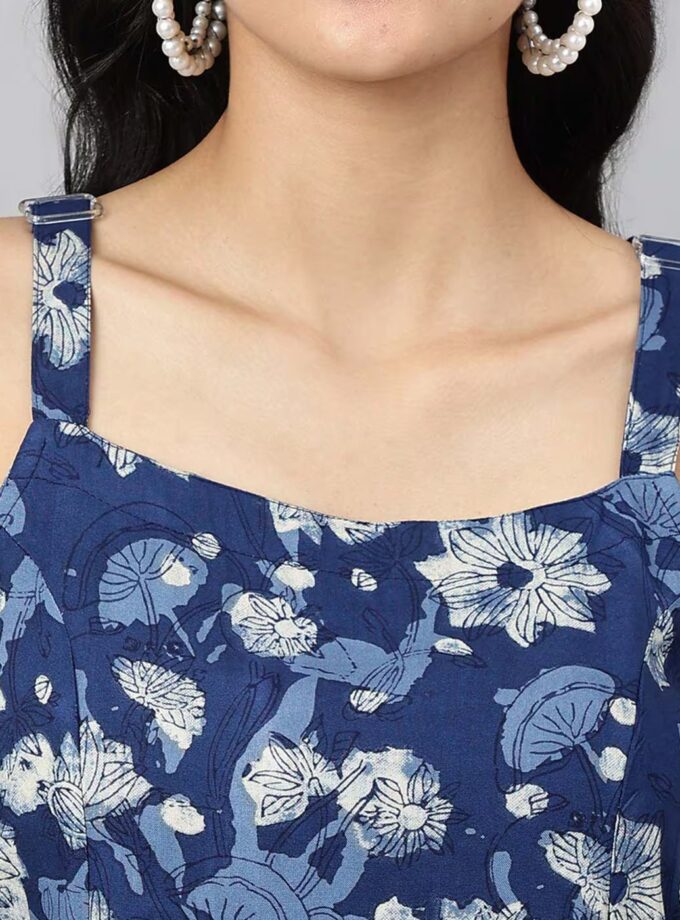 Women New Floral Print Straight Kurti