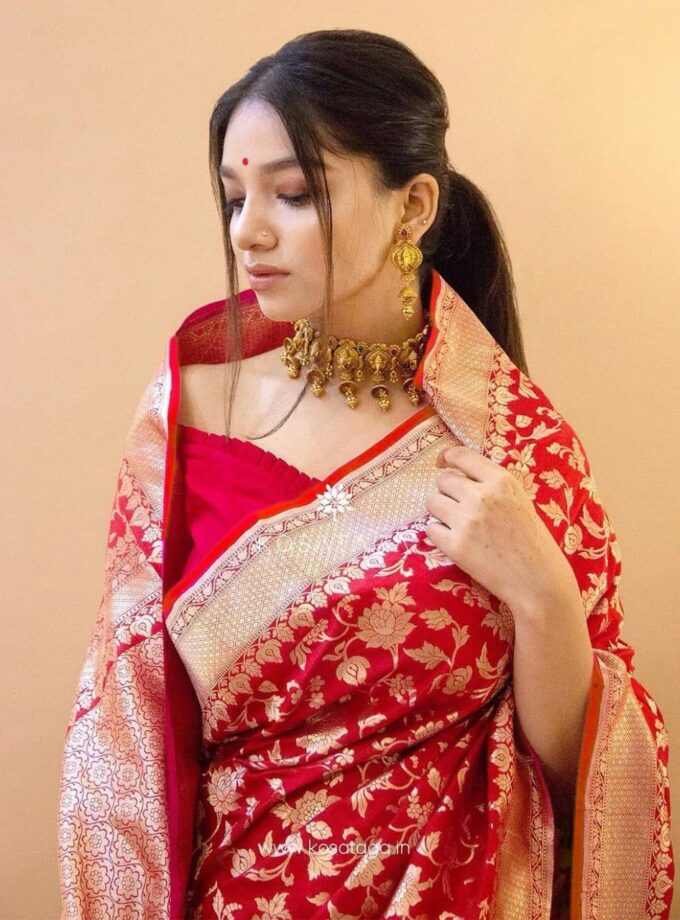 Designer Red Soft Banarasi Silk Saree with Artistic Blouse Piece