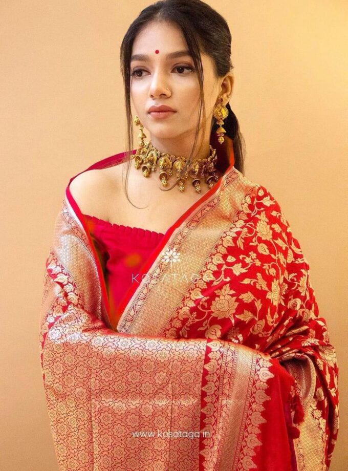 Designer Red Soft Banarasi Silk Saree with Artistic Blouse Piece