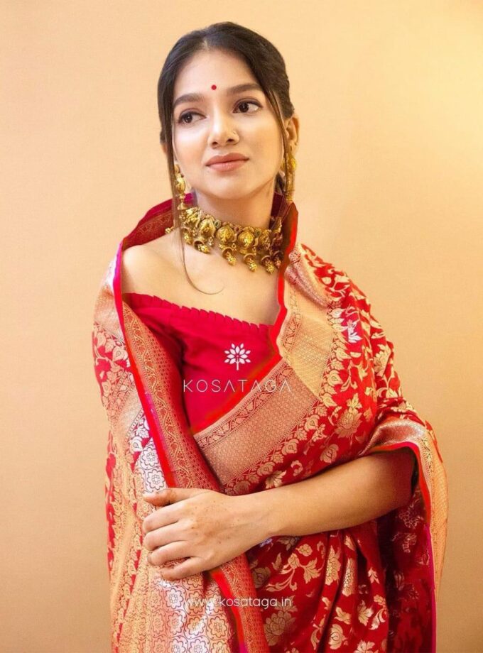 Designer Red Soft Banarasi Silk Saree with Artistic Blouse Piece