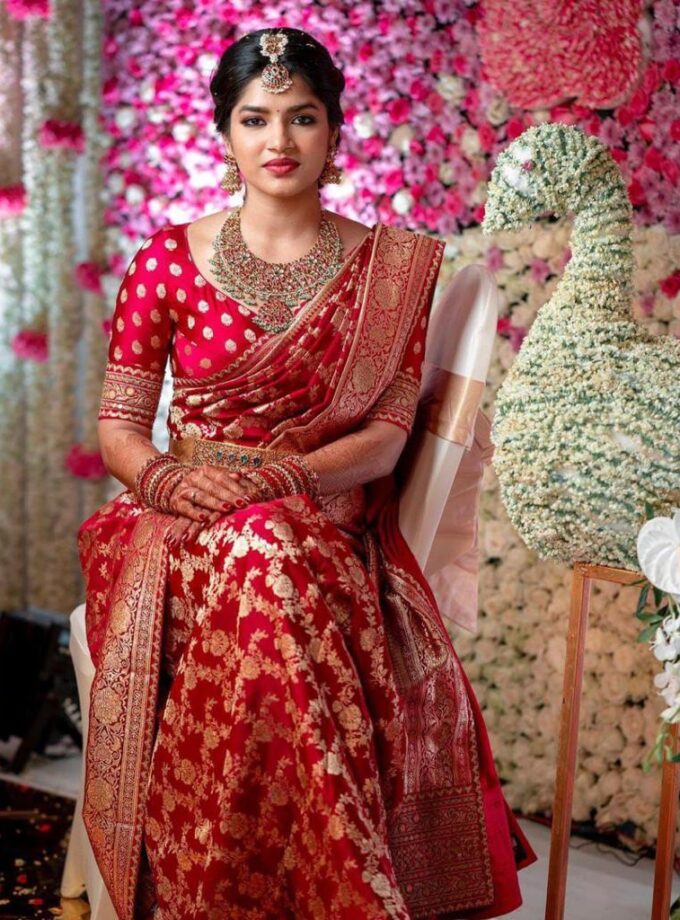 Majesty Red Soft Banarasi Silk Saree With Impressive Blouse Piece