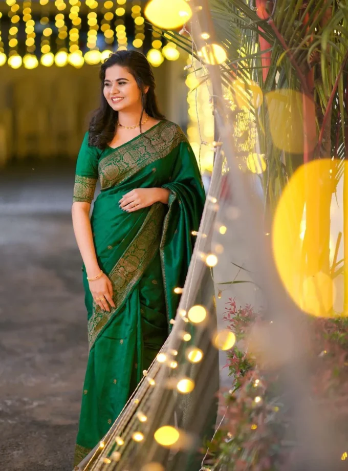 Designer Green Soft Banarasi Silk Saree with Impressive Blouse Piece