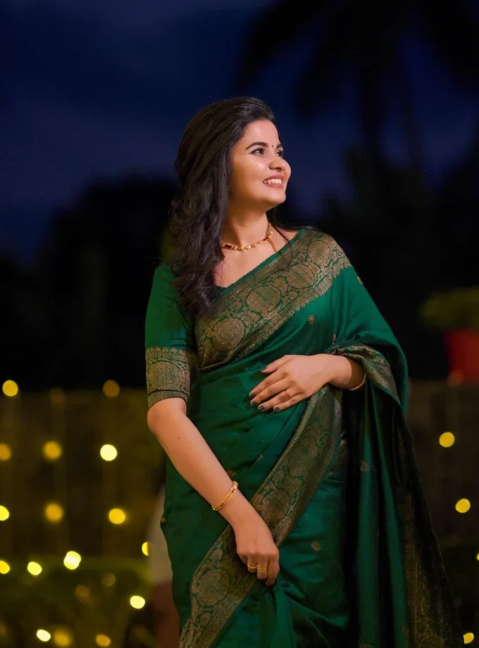 Designer Green Soft Banarasi Silk Saree with Impressive Blouse Piece