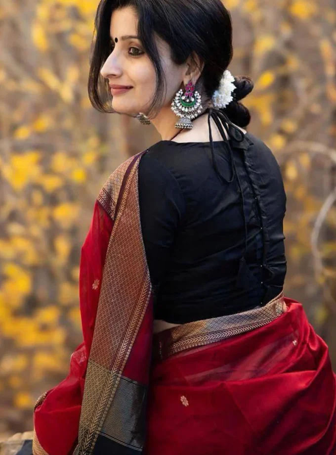 Blooming Red Cotton Silk Saree With Artistic Blouse Piece