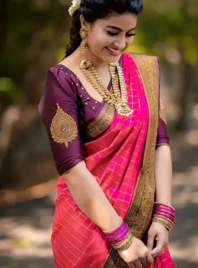 Snappy Pink Soft Silk Saree With Extraordinary Blouse Piece