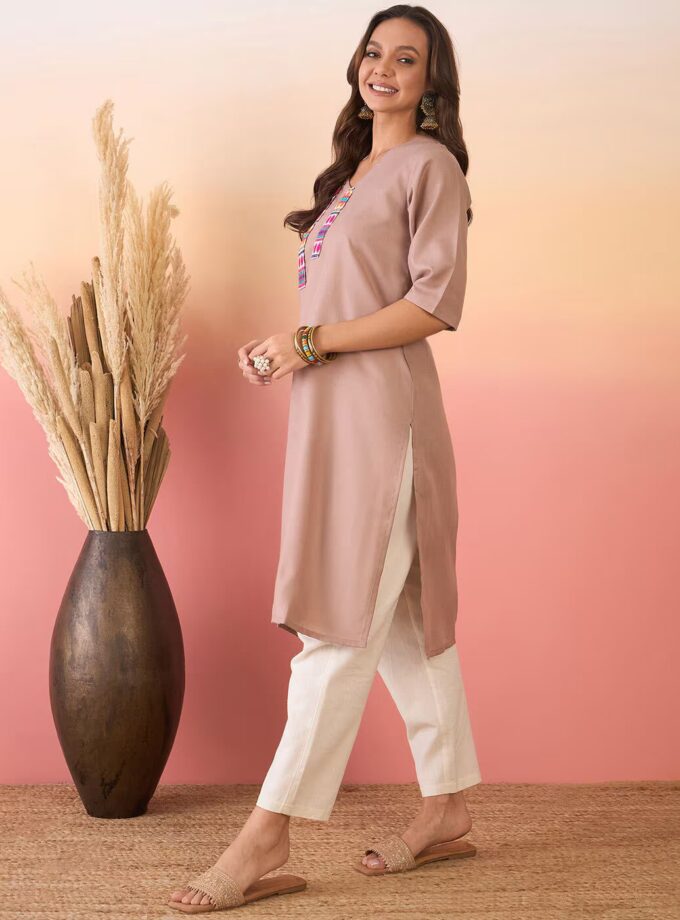 Designer Fashionable V-Neck Straight Kurti