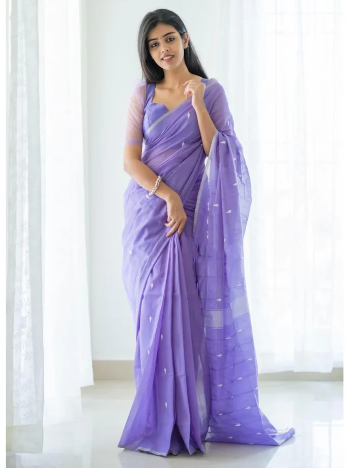 Magnetic Lavendor Cotton Silk Saree With Charming Blouse Piece