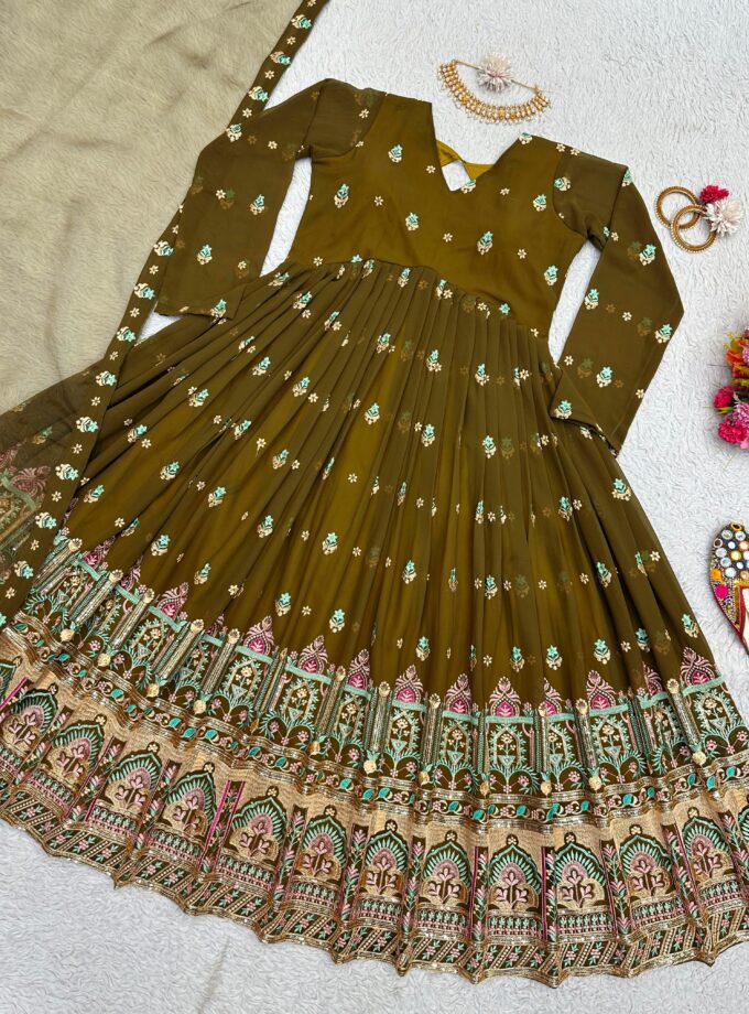 Unique Georgette Fabric Suit With Thread Work and Dupatta