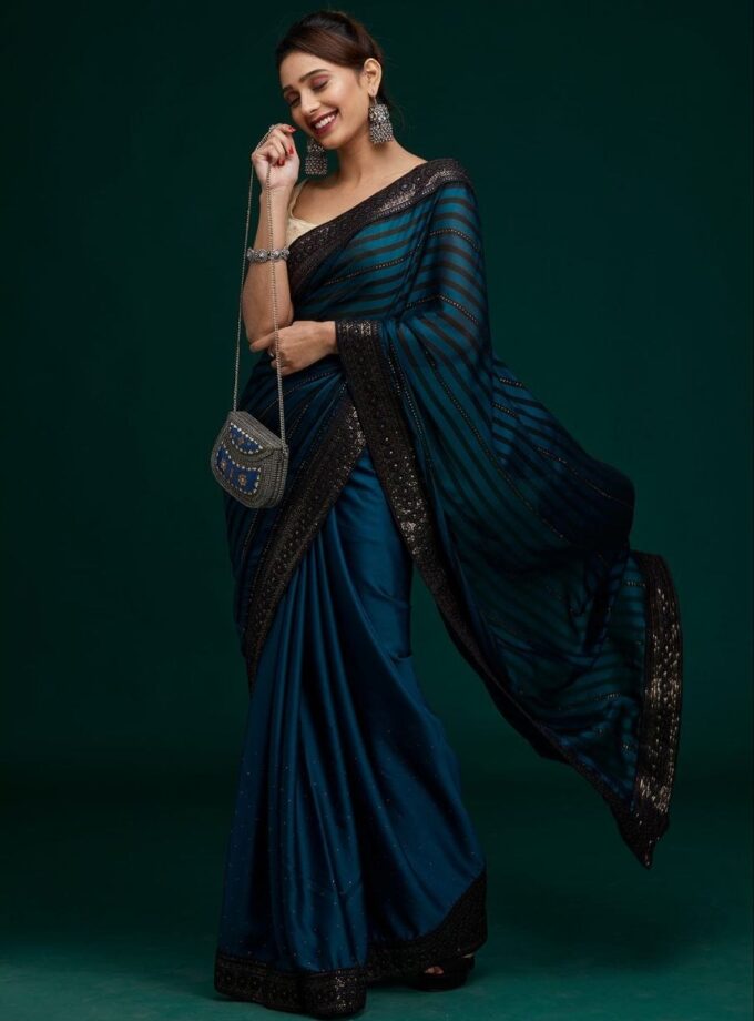 Beautiful Leheriya women design with Hotfix Work